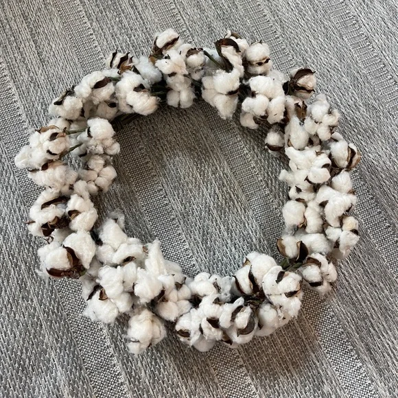 NWOT Cotton Wreath - Picture 2 of 2